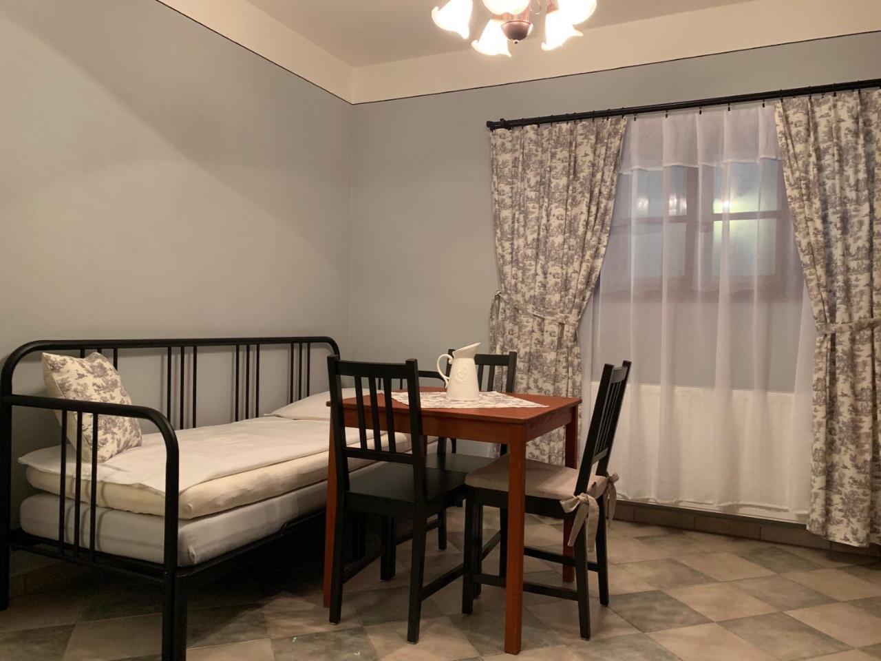 Pension Amadeus & Apartments Чески-Крумлов Экстерьер фото