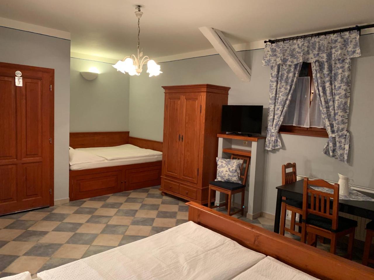 Pension Amadeus & Apartments Чески-Крумлов Экстерьер фото