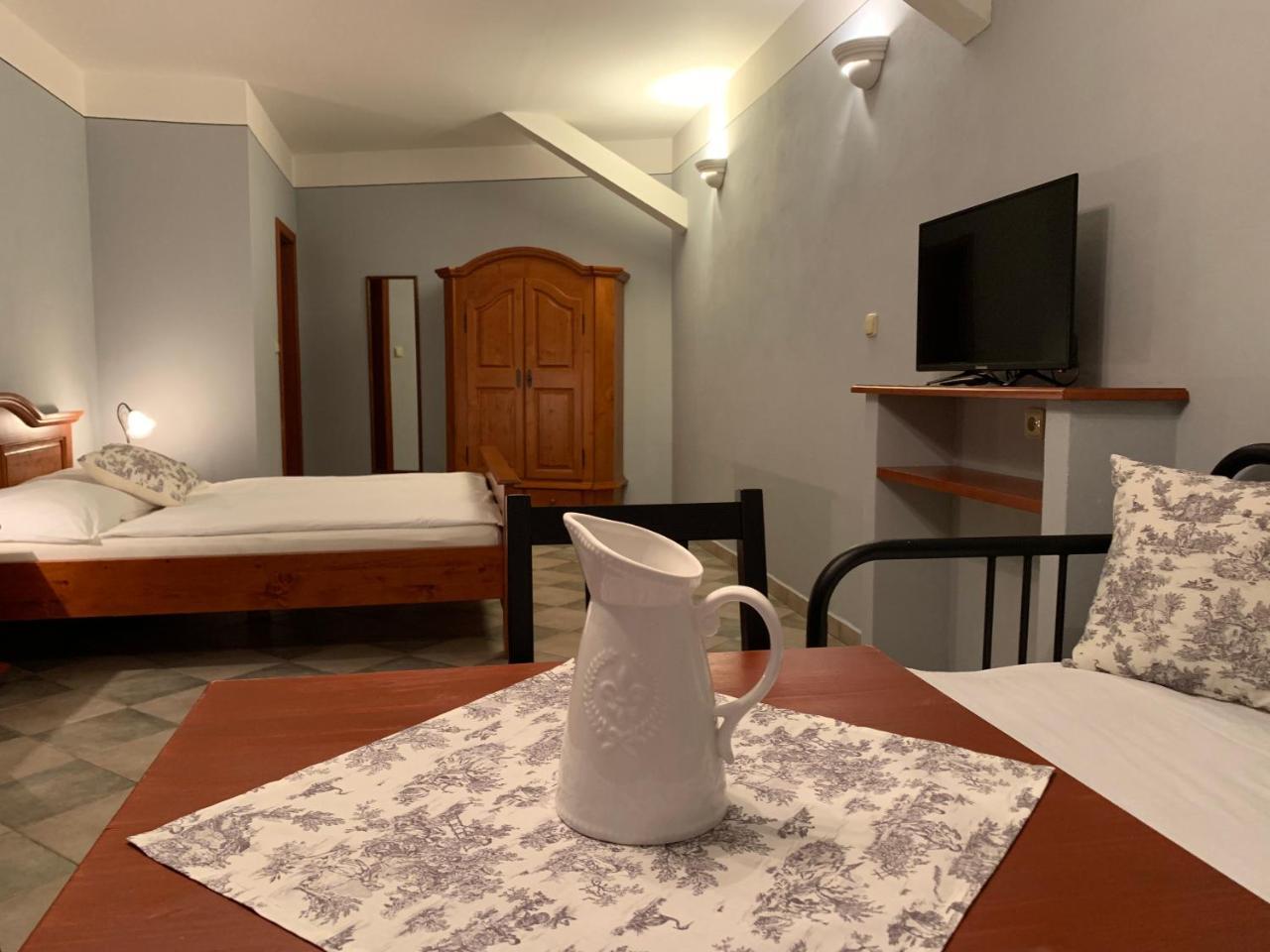 Pension Amadeus & Apartments Чески-Крумлов Экстерьер фото