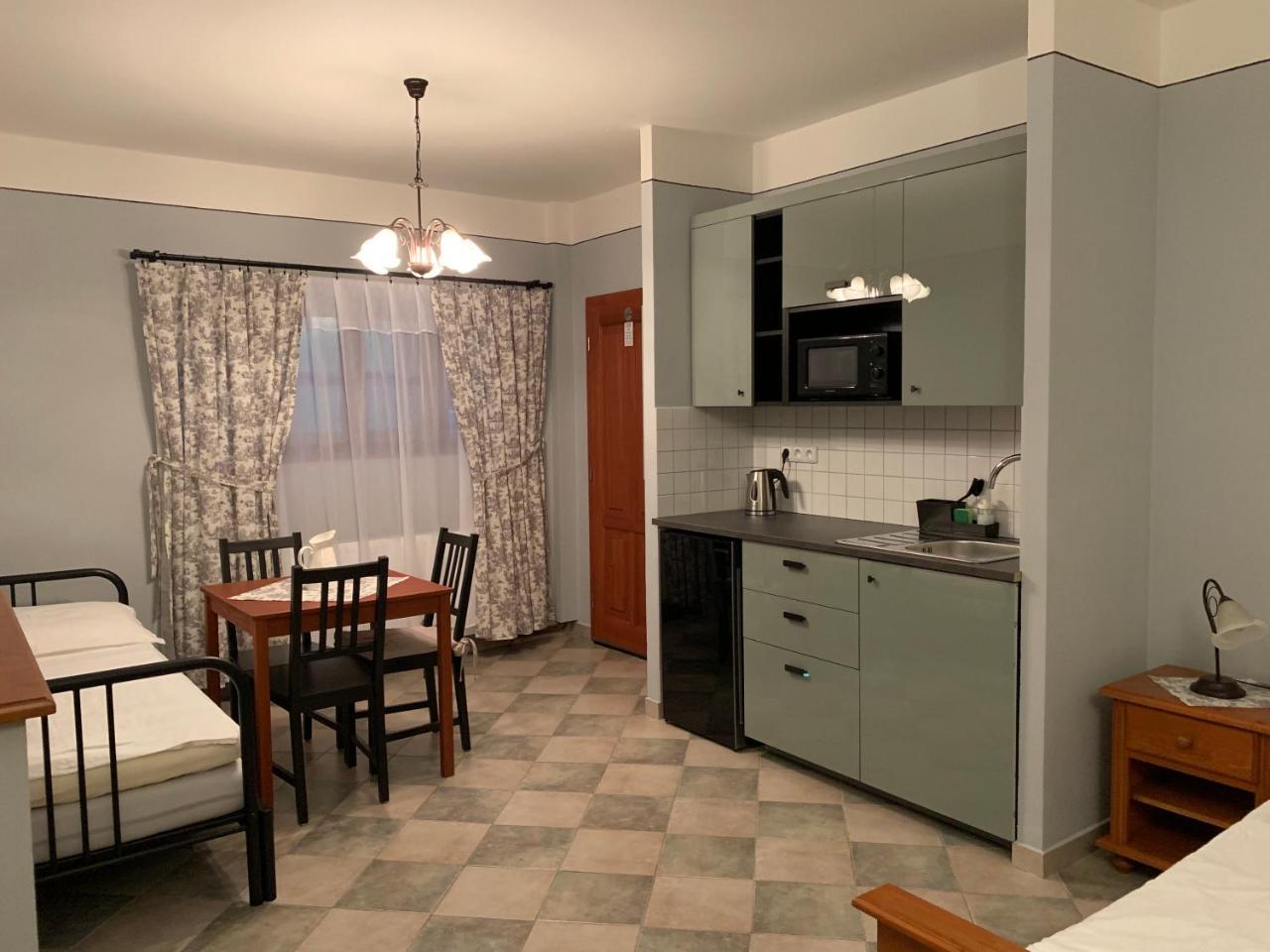 Pension Amadeus & Apartments Чески-Крумлов Экстерьер фото
