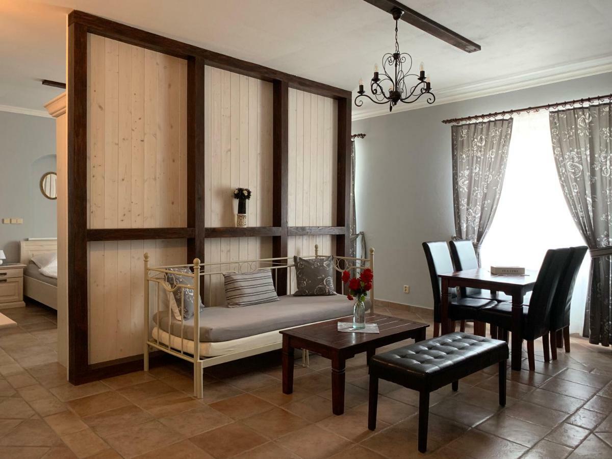 Pension Amadeus & Apartments Чески-Крумлов Экстерьер фото
